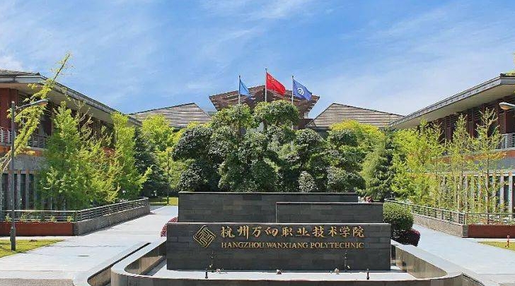 適合300分的?？圃盒Ｓ心男?？哪些學(xué)校值得推薦？